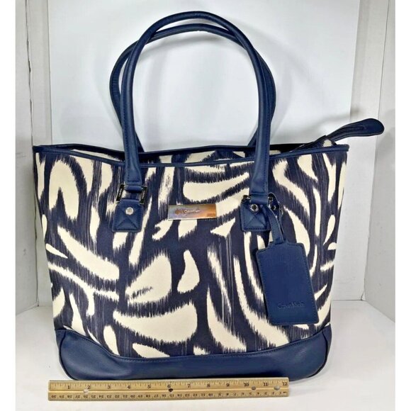 Calvin Klein Blue and White Geometric Print Lightweight Zip Synthetic XL Tote - Picture 12 of 16
